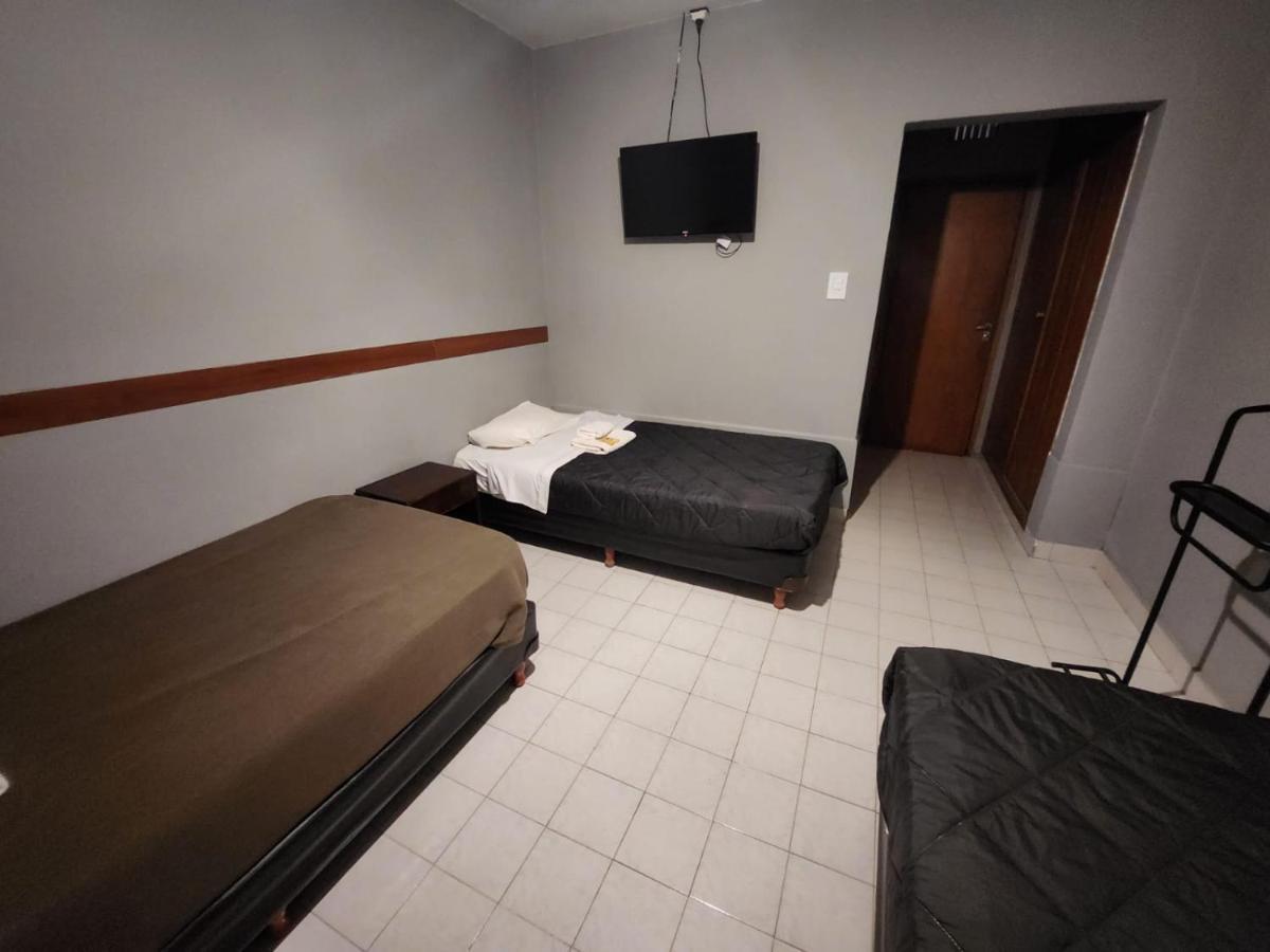 Club House Hotel ヘネラル・ロカ エクステリア 写真