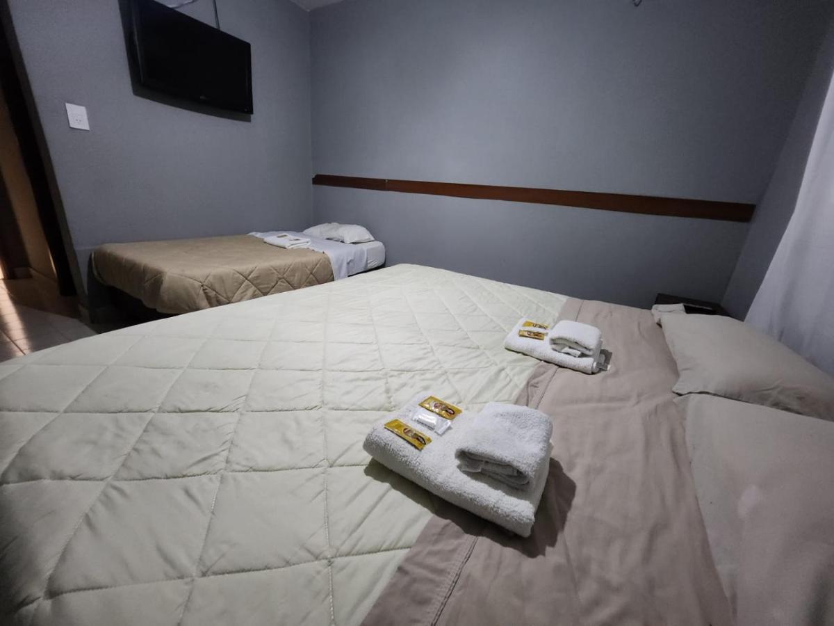 Club House Hotel ヘネラル・ロカ エクステリア 写真
