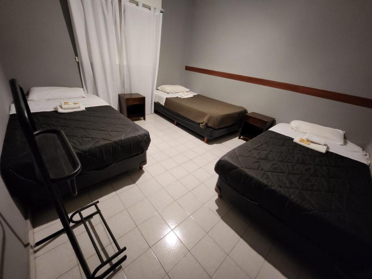 Club House Hotel ヘネラル・ロカ エクステリア 写真