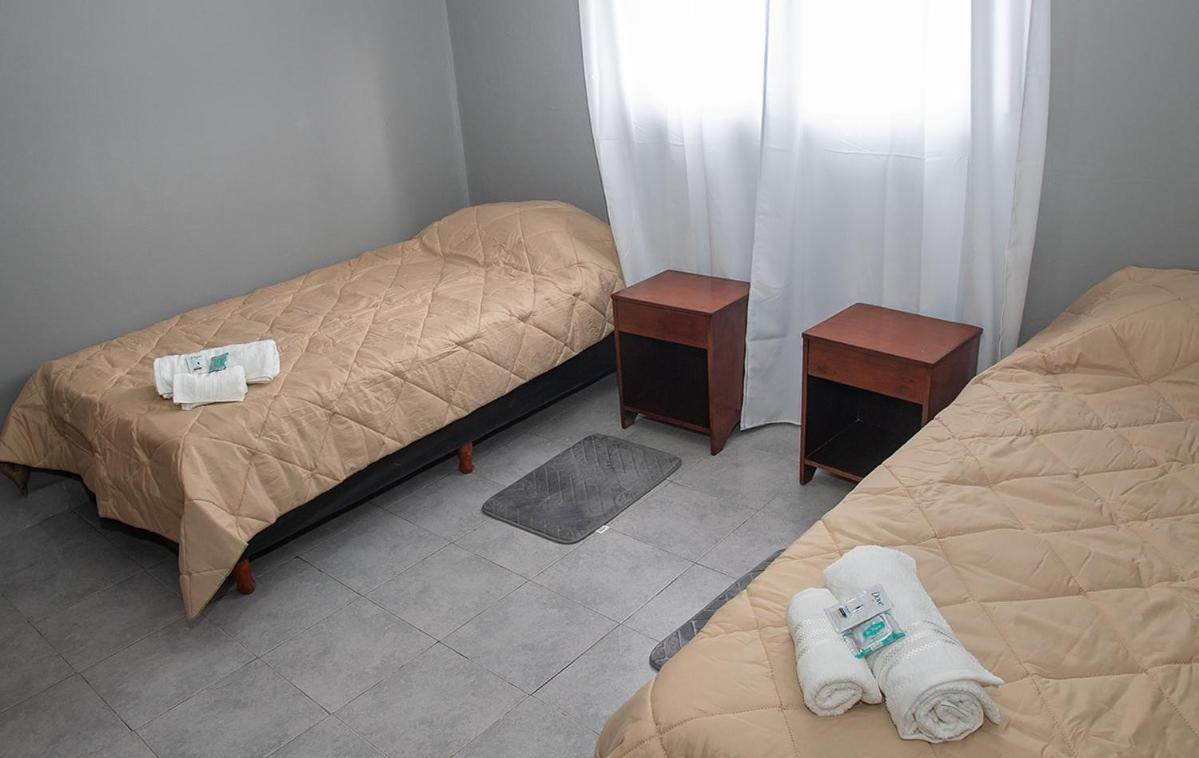 Club House Hotel ヘネラル・ロカ エクステリア 写真