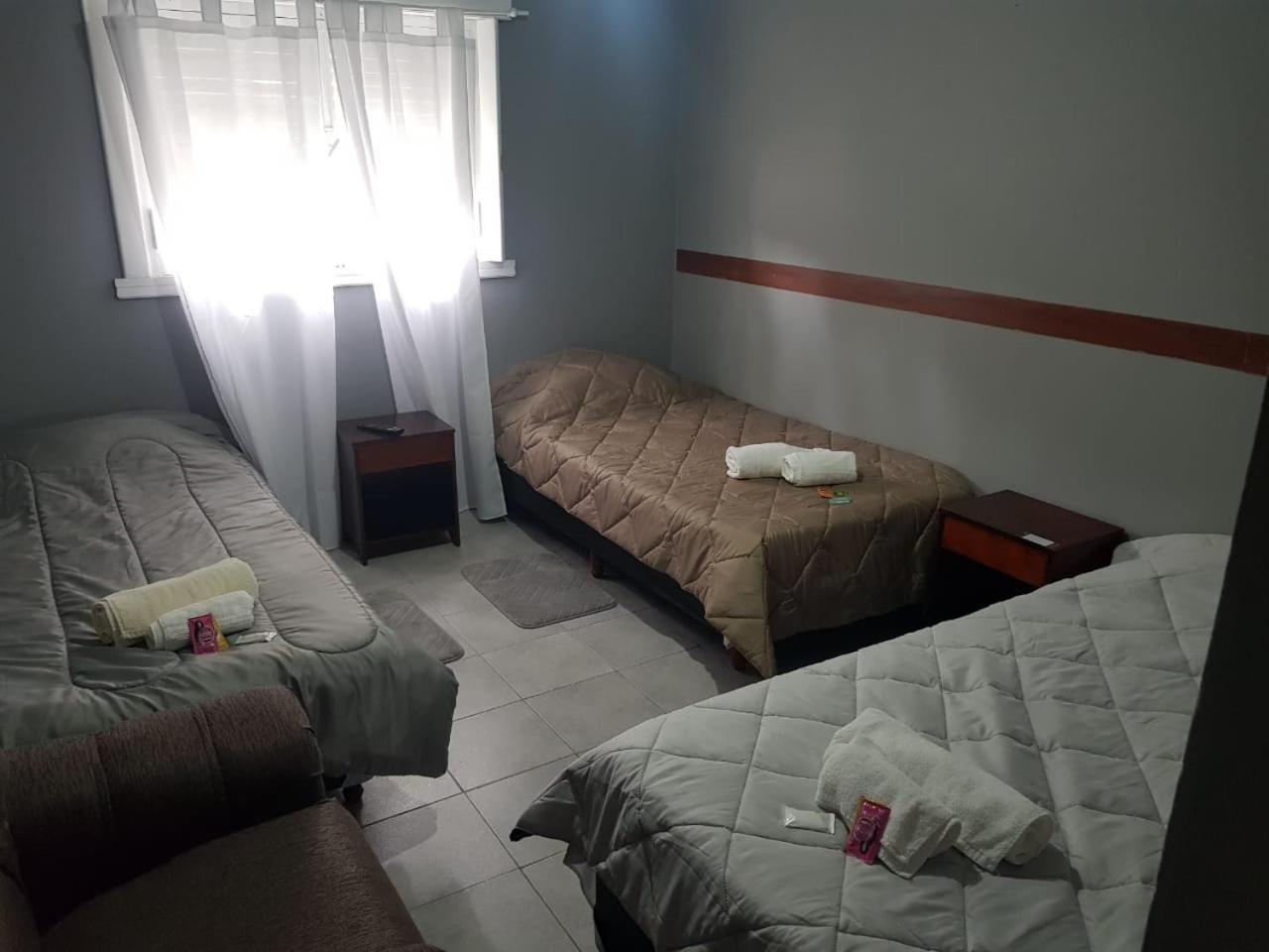 Club House Hotel ヘネラル・ロカ エクステリア 写真